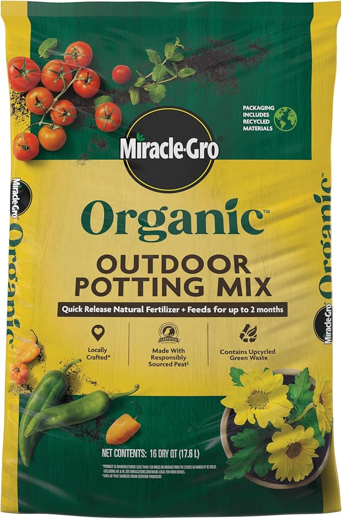 Miracle-Gro Organic Outdoor Potting Mix - Plant Soil for Outdoor Container Plants, Contains Quick-Release Natural Fertilizer, OMRI Listed, 16 qt.